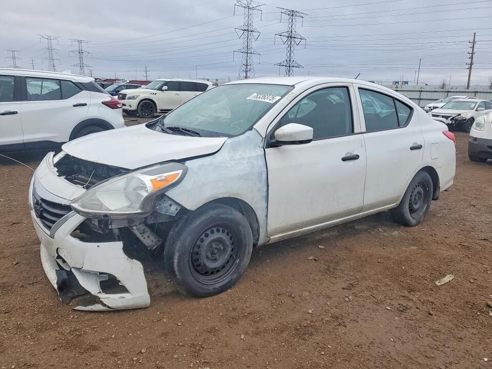 2016 NISSAN Versa