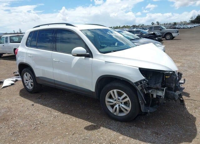 2017 VOLKSWAGEN Tiguan