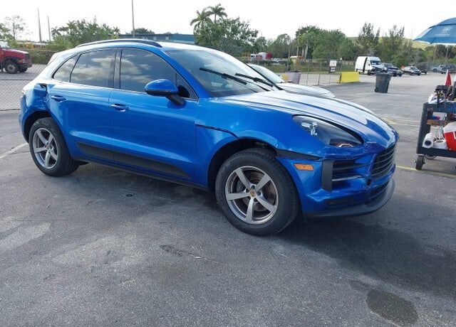 2020 PORSCHE Macan