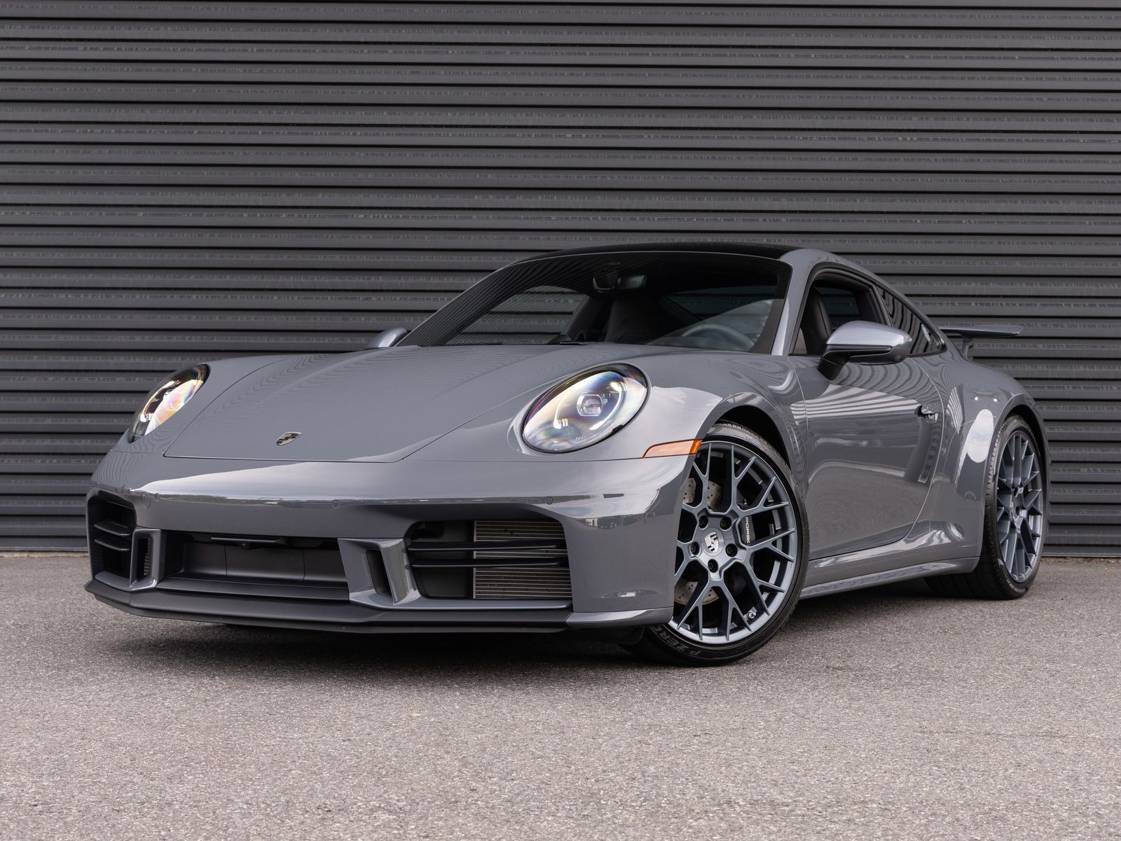 2025 PORSCHE 911
