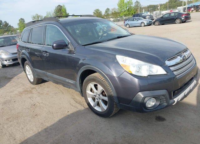 2013 SUBARU Outback
