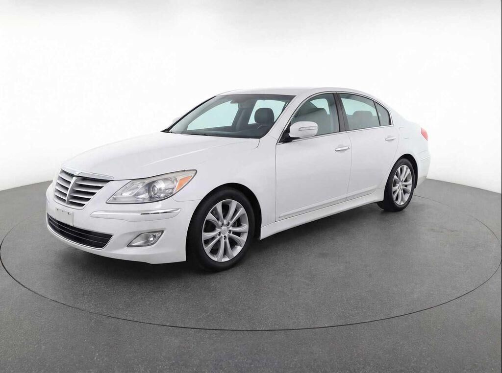 2013 HYUNDAI Genesis