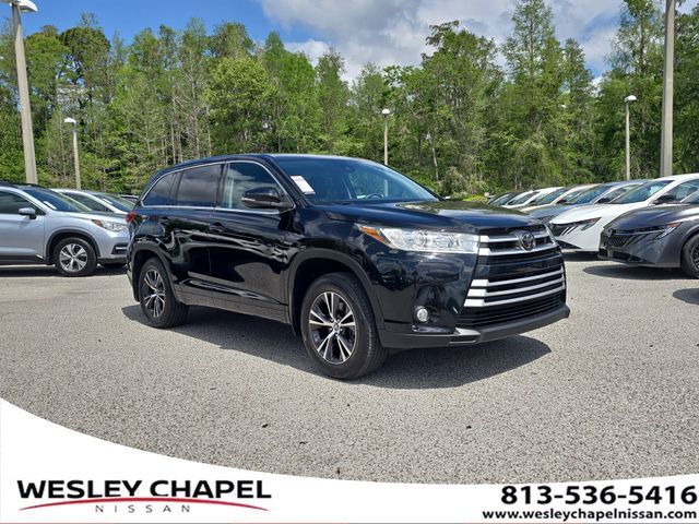 2017 TOYOTA Highlander