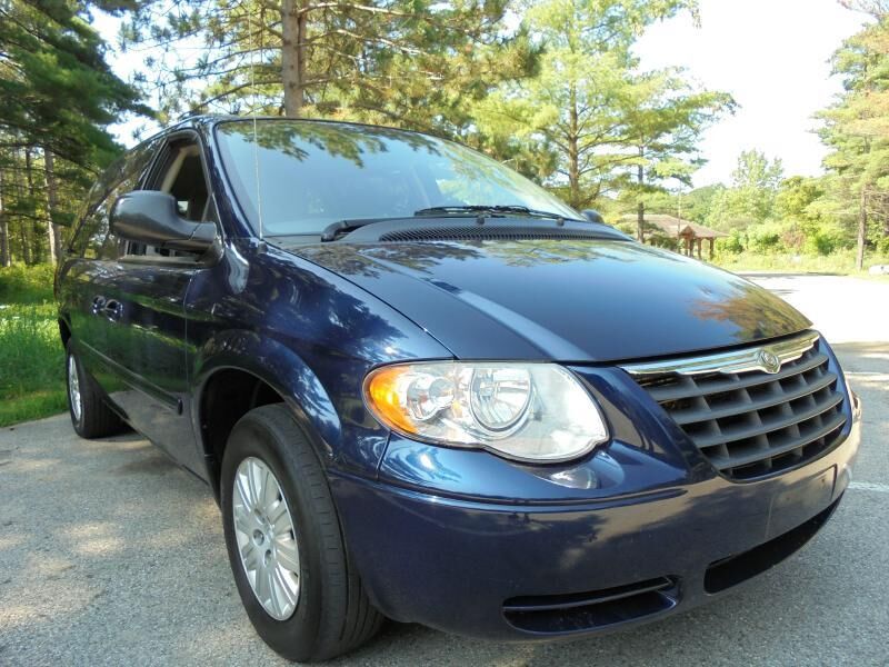2005 CHRYSLER Town and Country