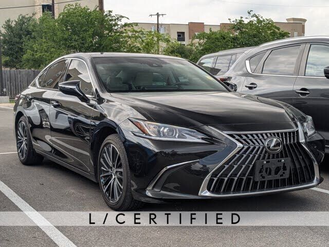 2022 LEXUS ES