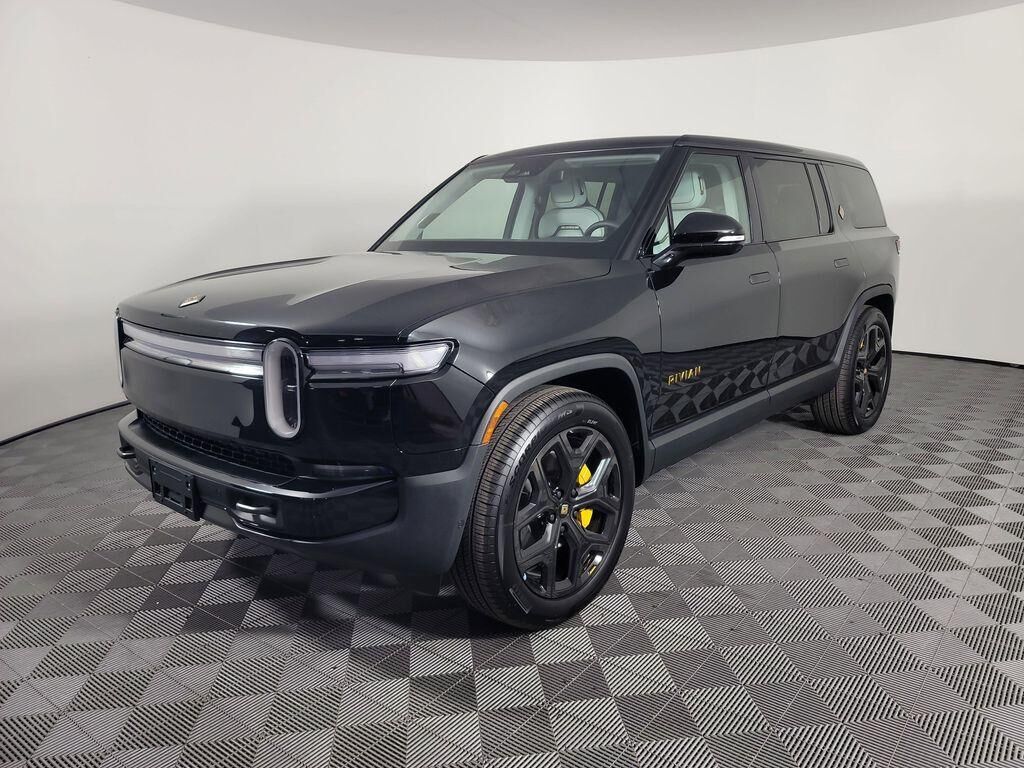 2025 RIVIAN R1S