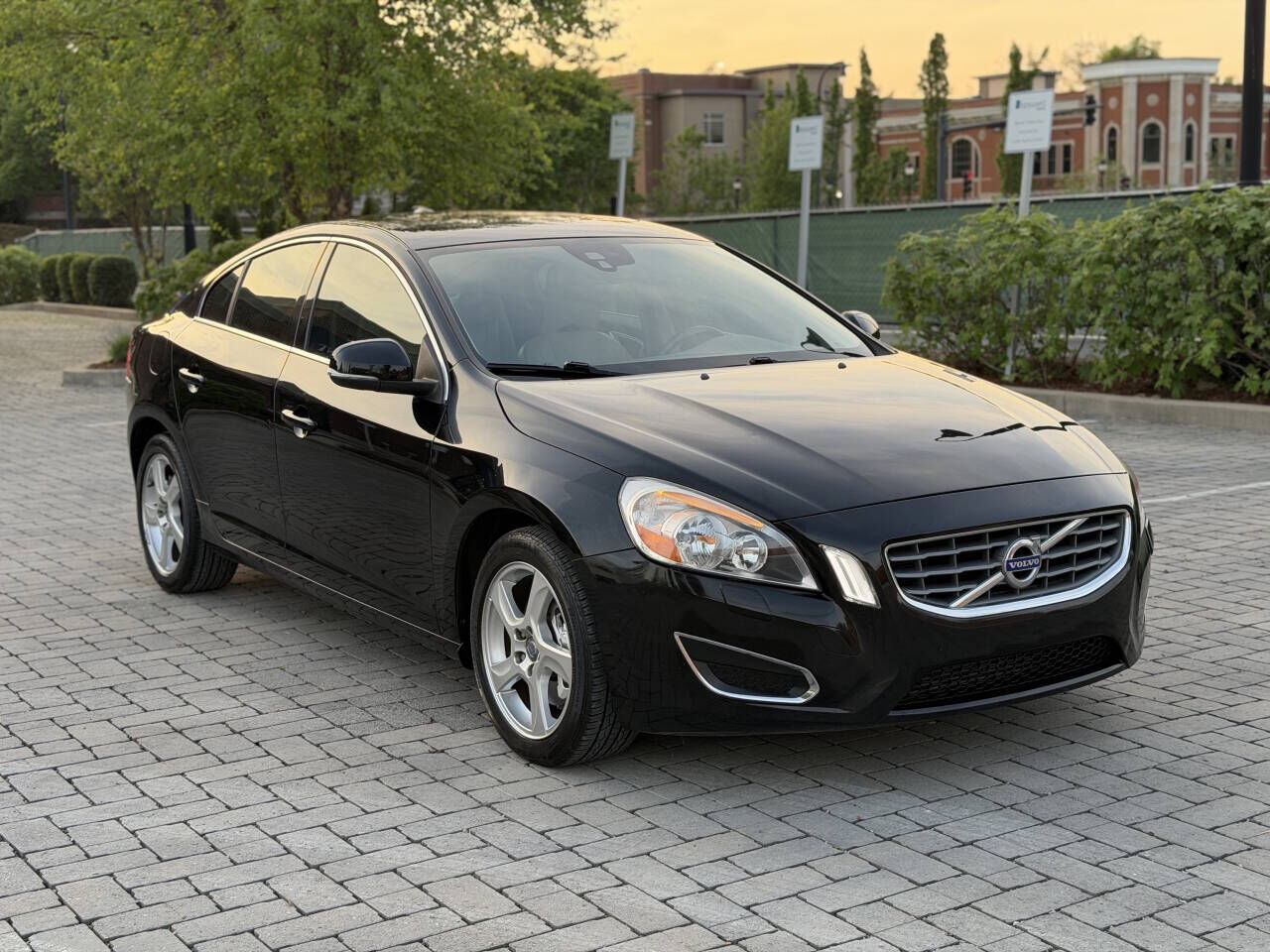2012 VOLVO S60