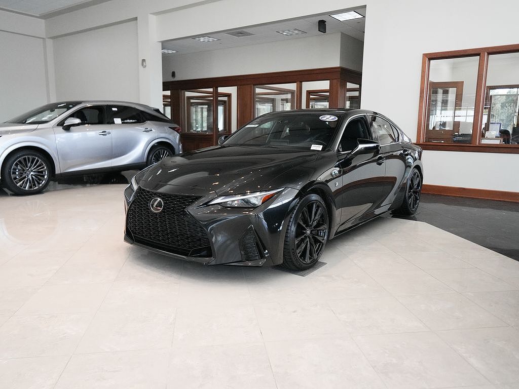 2023 LEXUS IS