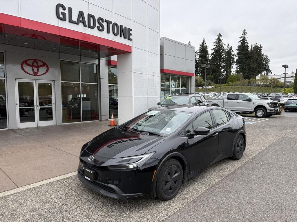 2024 TOYOTA PRIUS