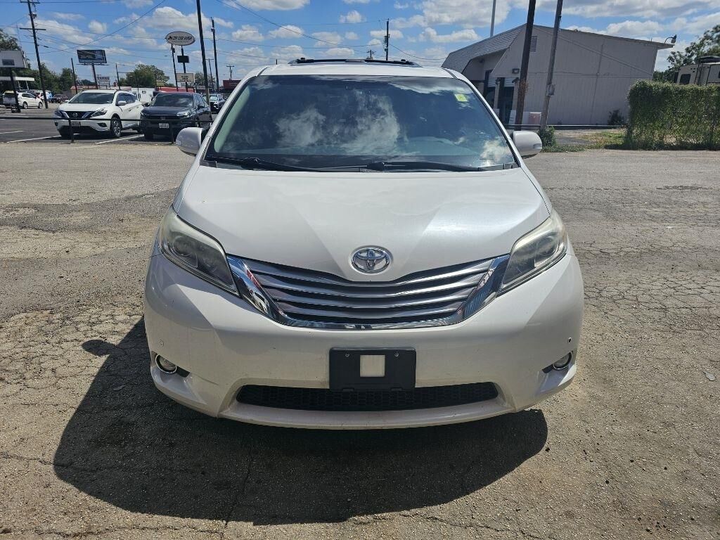 2015 TOYOTA Sienna