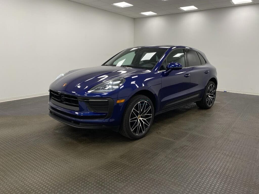 2025 PORSCHE Macan
