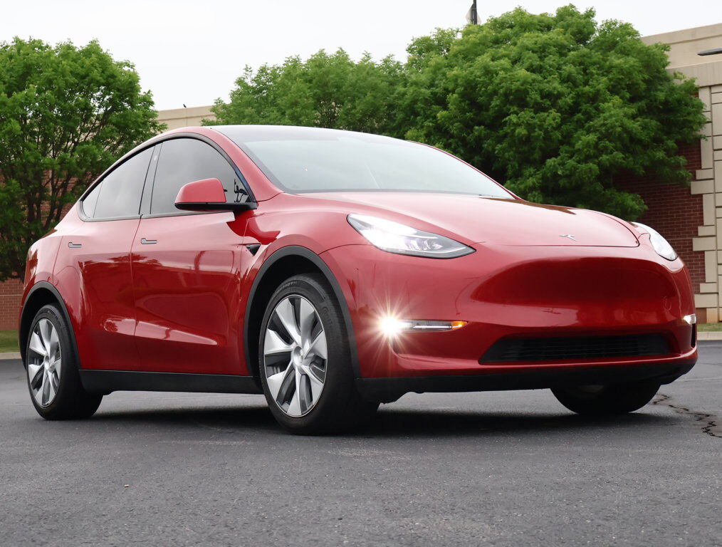 2023 TESLA Model Y