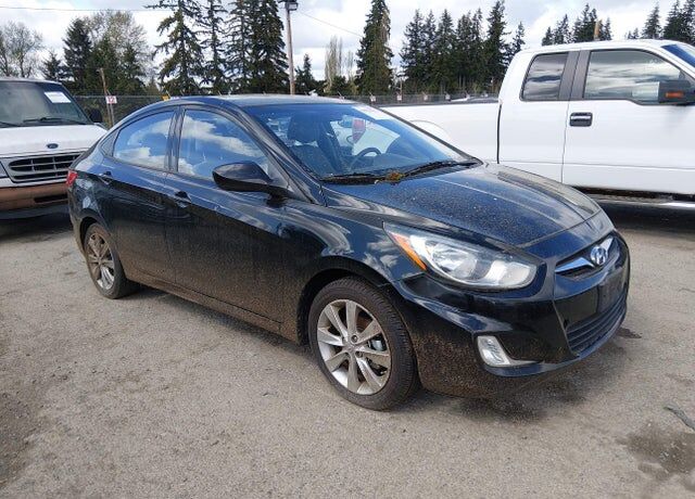 2012 HYUNDAI Accent