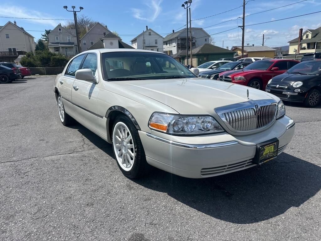 2007 LINCOLN Town Car
