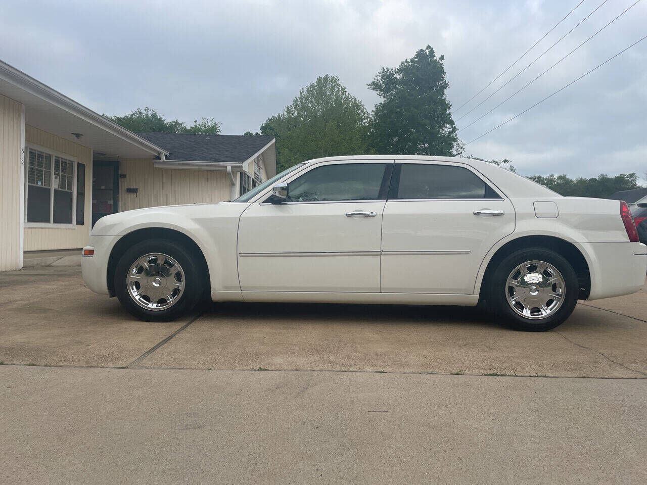 2010 CHRYSLER 300
