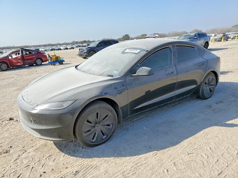 2025 TESLA Model 3