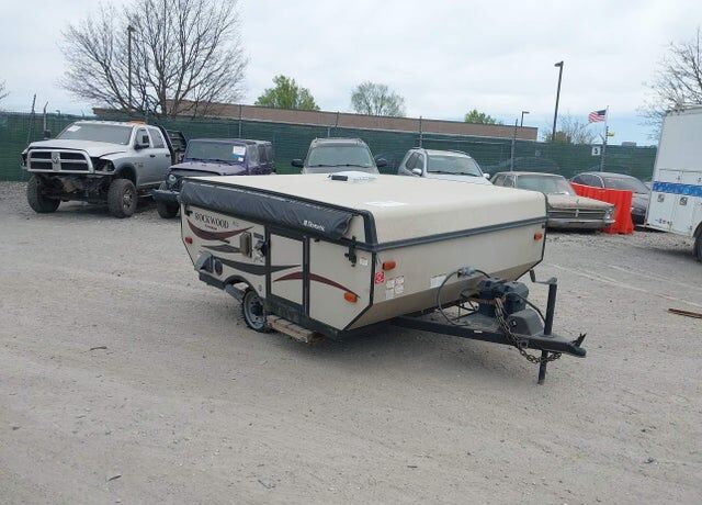 2017 FOREST RIVER Rockwood Freedom Camping Trailer