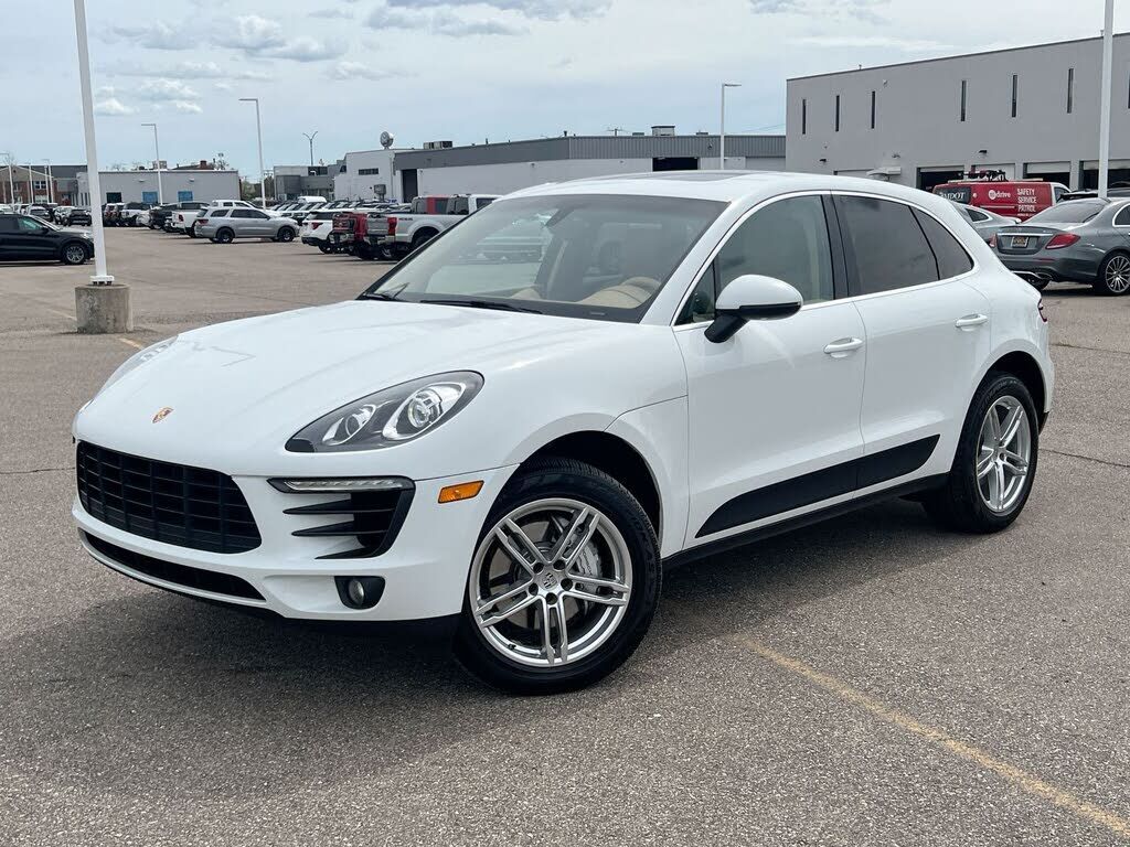 2015 PORSCHE Macan