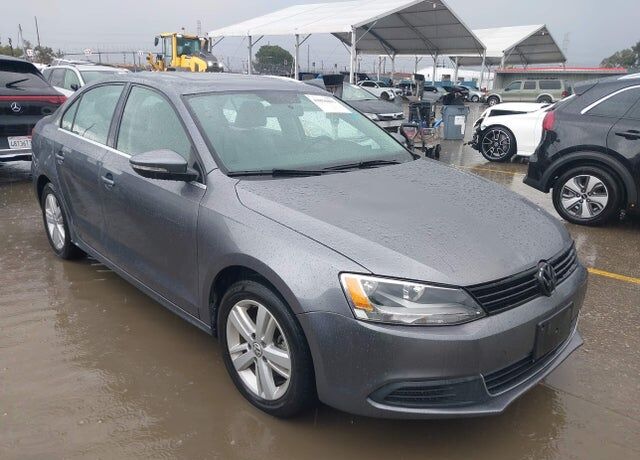 2013 VOLKSWAGEN Jetta