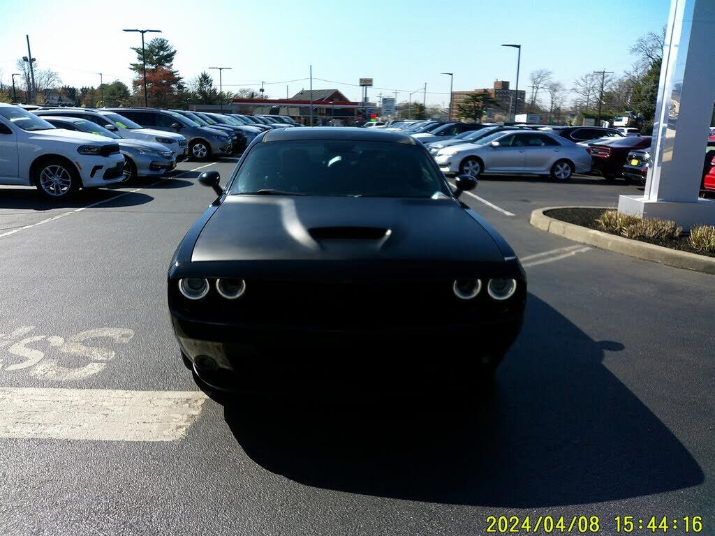 2017 DODGE Challenger