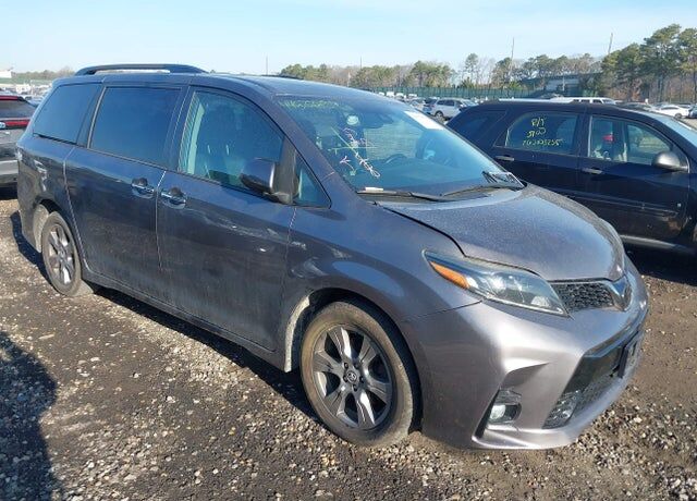 2019 TOYOTA Sienna