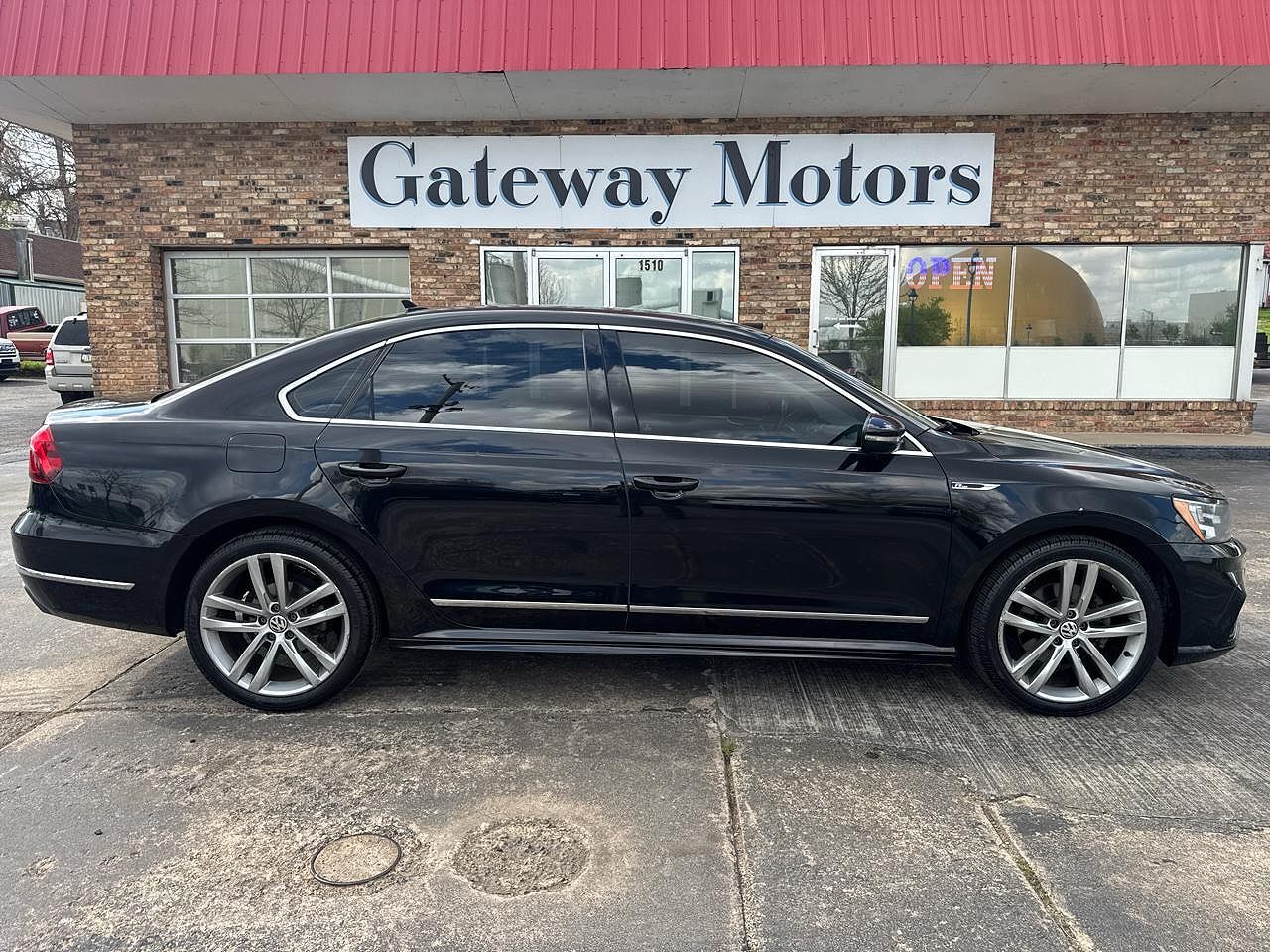 2017 VOLKSWAGEN Passat