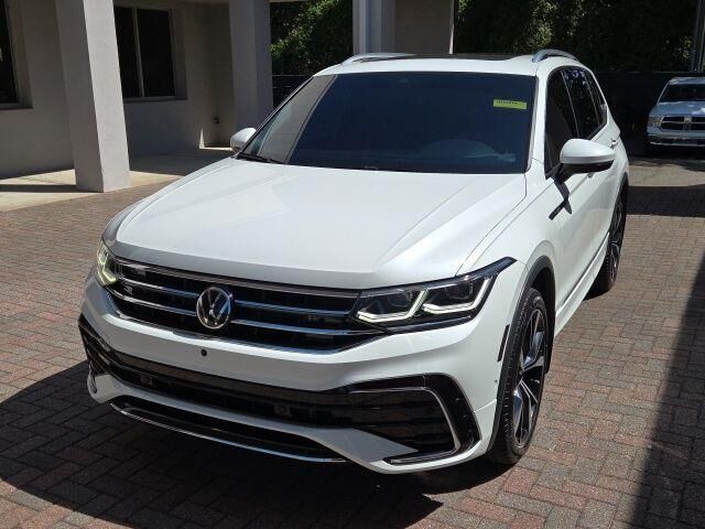 2024 VOLKSWAGEN Tiguan 4Motion