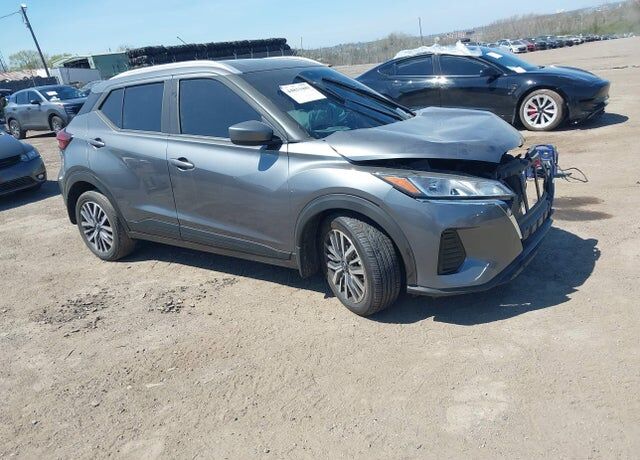 2024 NISSAN Kicks