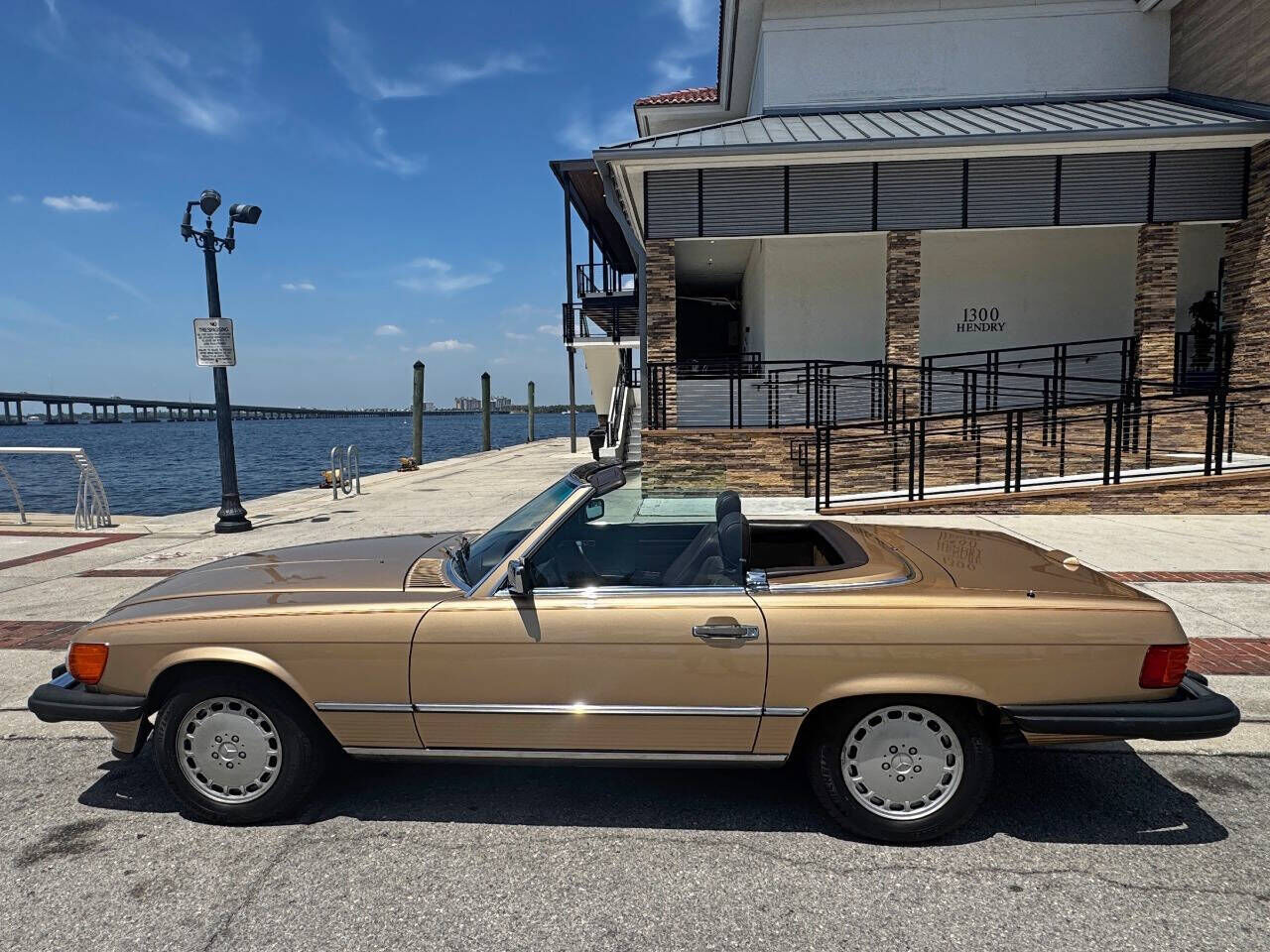 1988 MERCEDES-BENZ 560