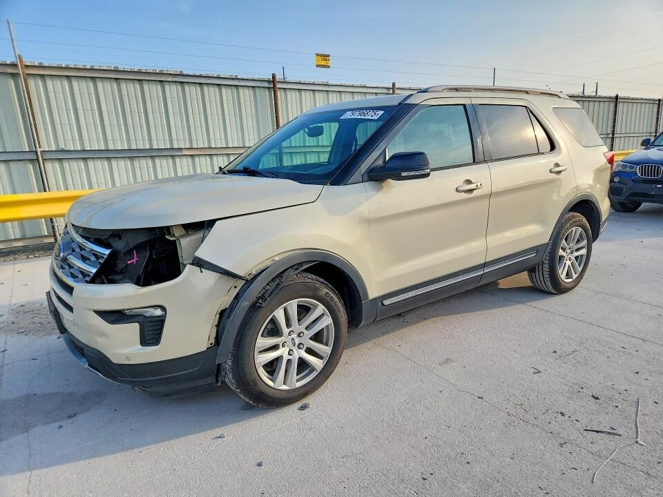 2018 FORD Explorer