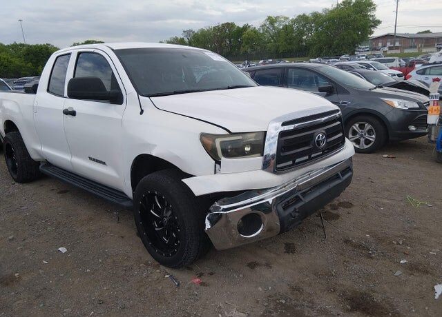 2013 TOYOTA Tundra