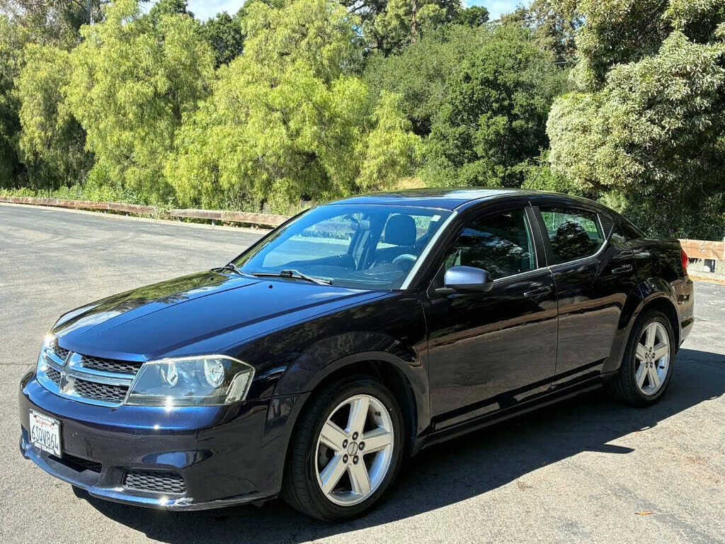 2012 DODGE Avenger