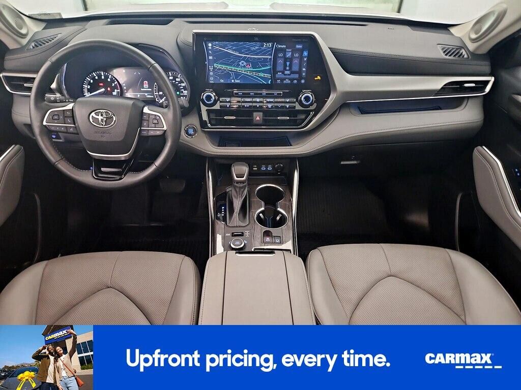 2022 TOYOTA Highlander