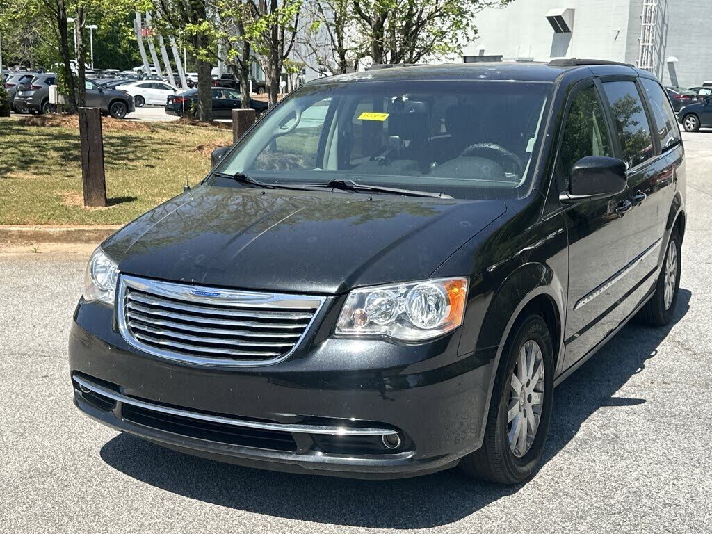2013 CHRYSLER Town and Country