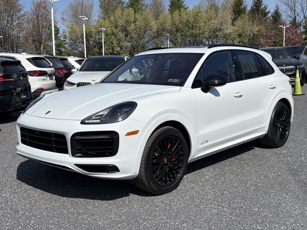 2023 PORSCHE Cayenne