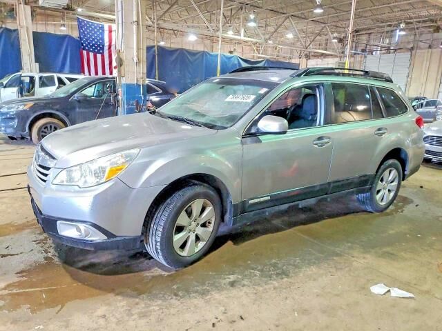 2010 SUBARU Outback
