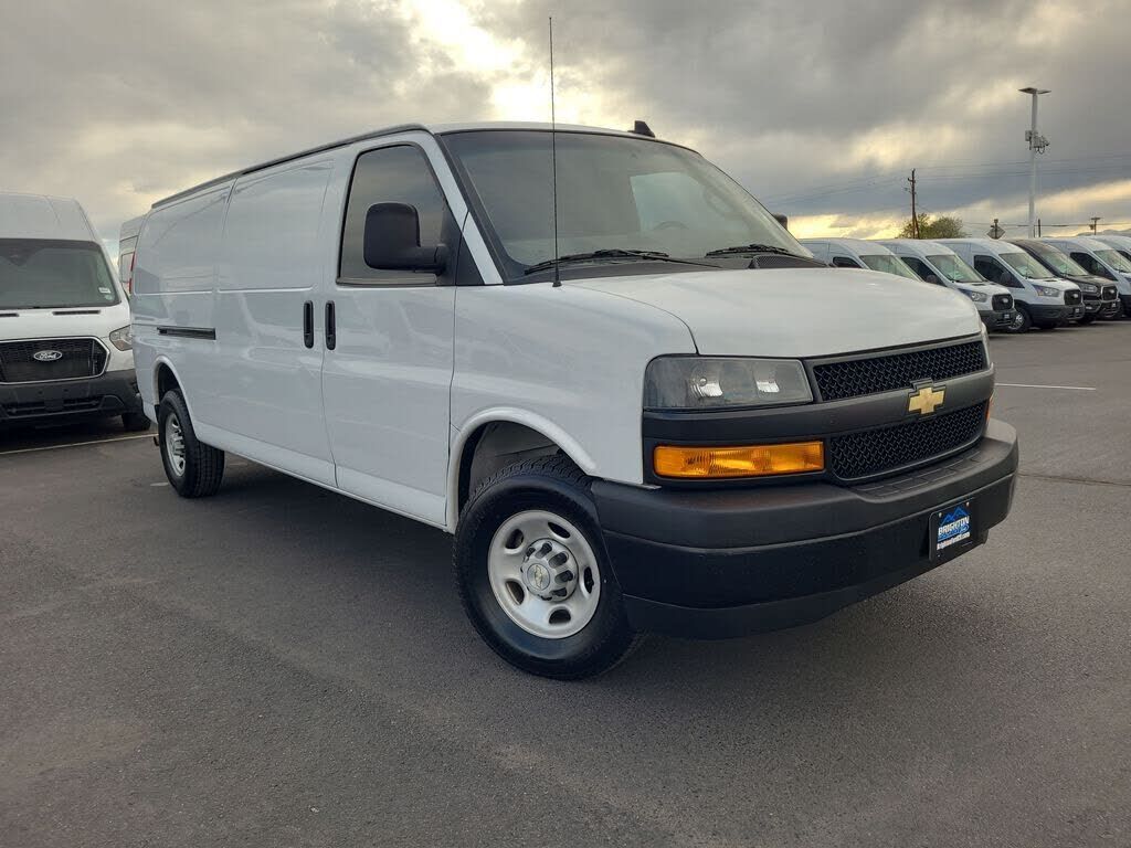 2023 CHEVROLET Express