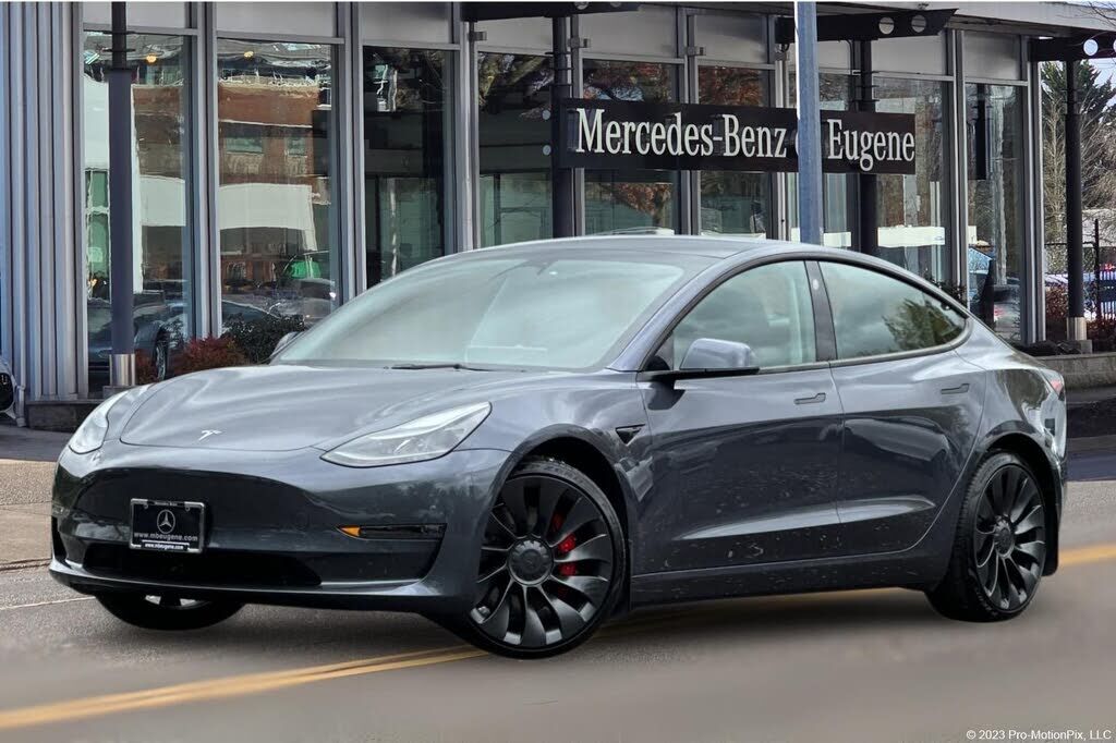 2023 TESLA Model 3