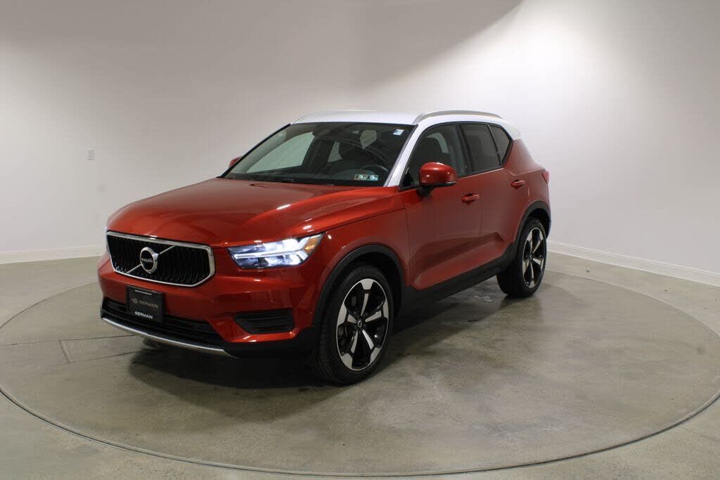 2019 VOLVO XC40