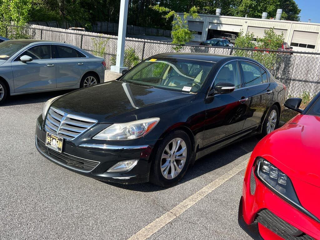 2013 HYUNDAI Genesis