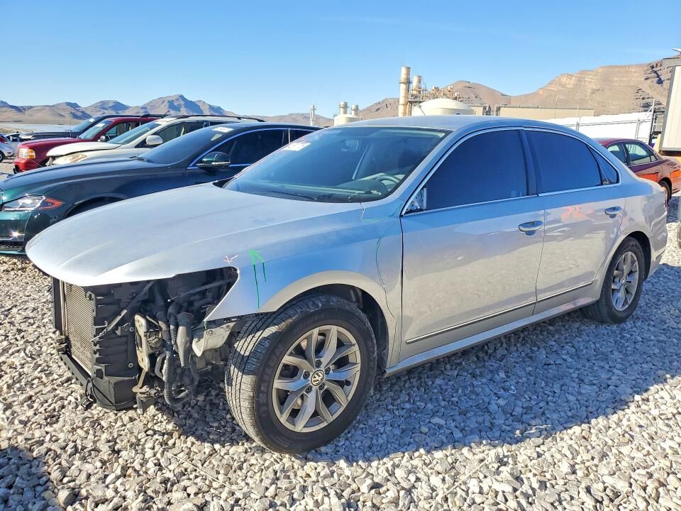 2016 VOLKSWAGEN Passat