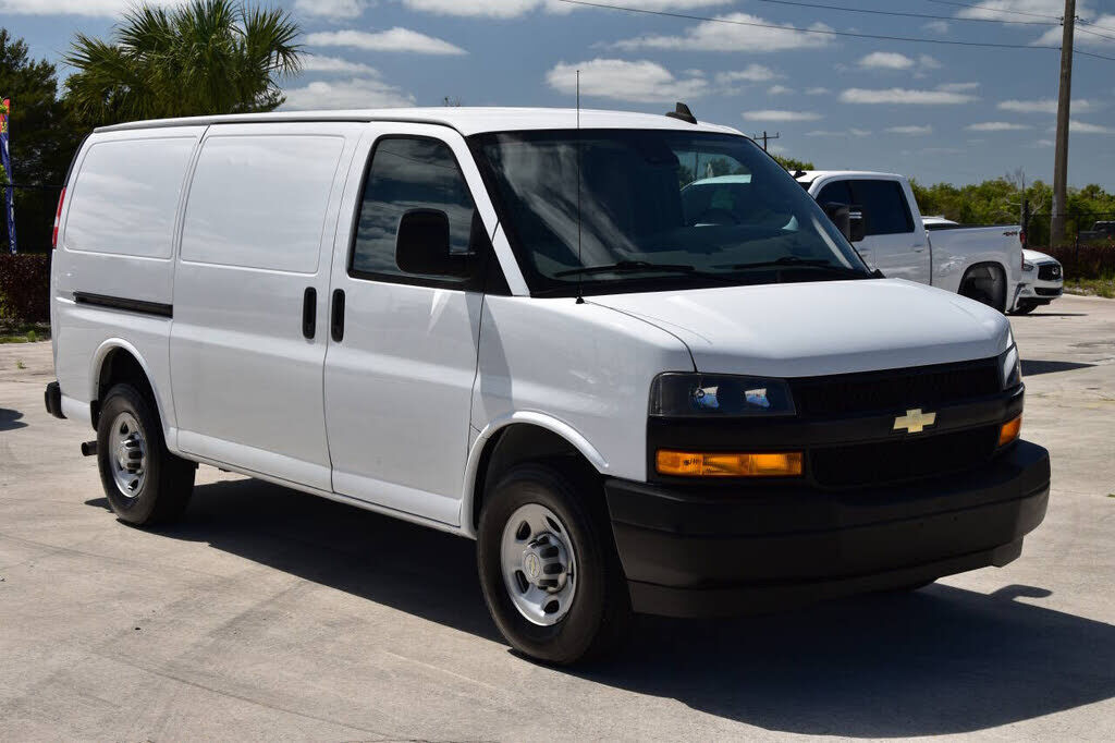 2020 CHEVROLET Express