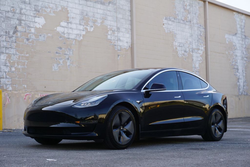 2018 TESLA Model 3