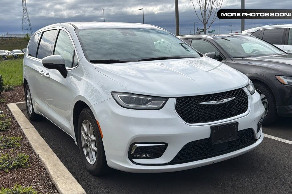 2023 CHRYSLER Pacifica