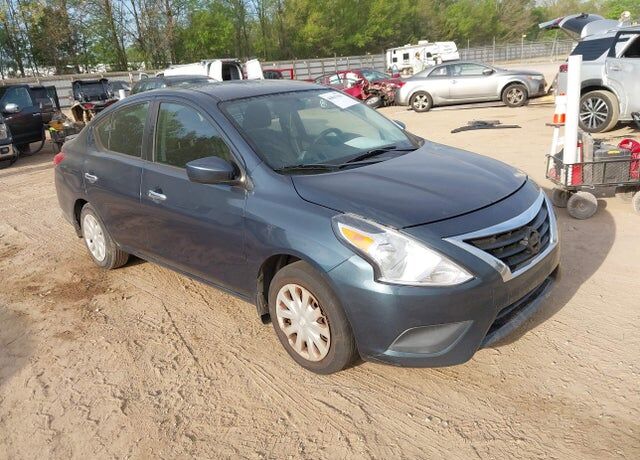 2017 NISSAN Versa