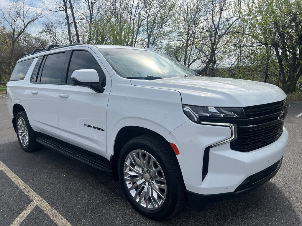2023 CHEVROLET Suburban