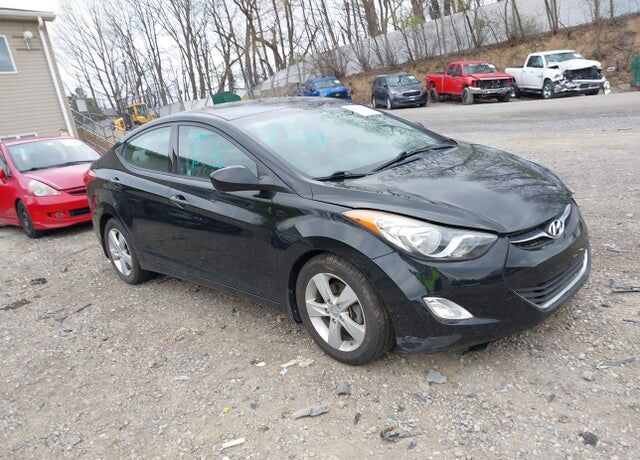 2013 HYUNDAI Elantra