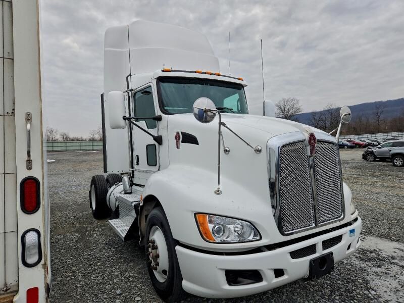 2013 KENWORTH T6 Series