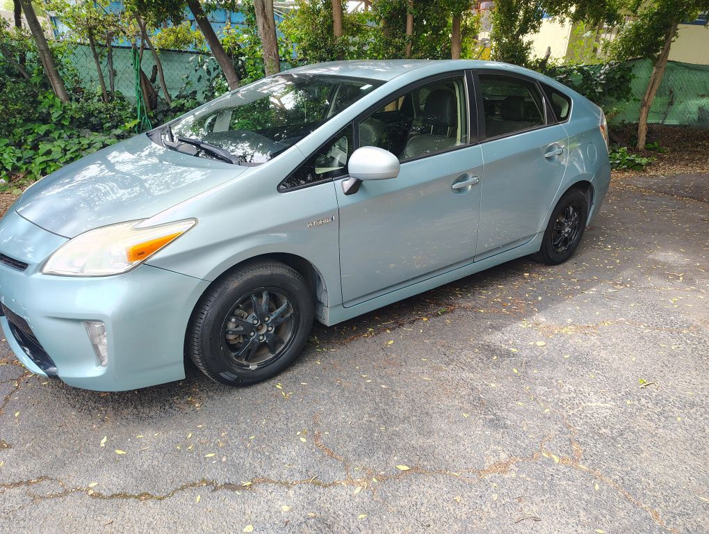 2013 TOYOTA PRIUS