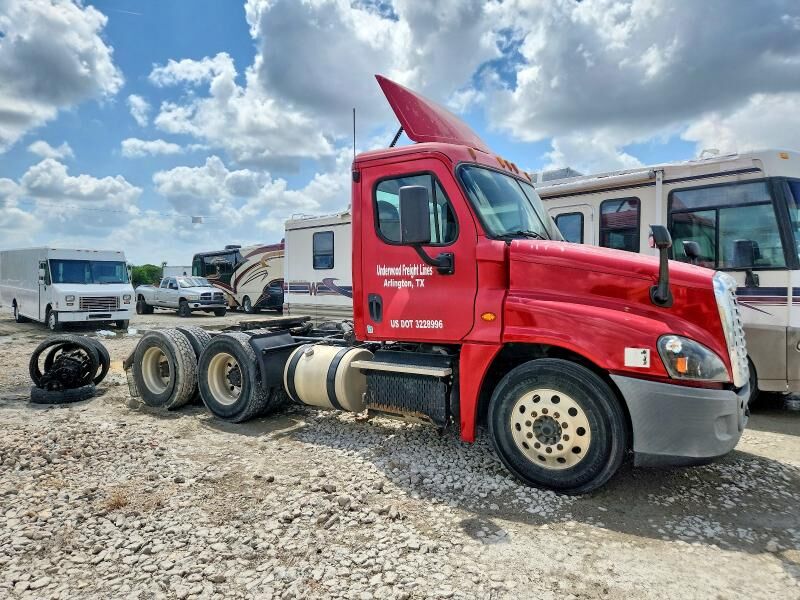 2015 FREIGHTLINER Cascadia